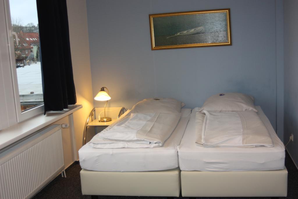 Ahoi-Gaestehaus Amburgo Esterno foto
